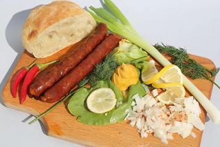 Dimljena tanka kobasica