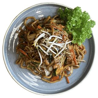 Stir fried udon kurczak