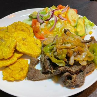 Bistec Encebollado