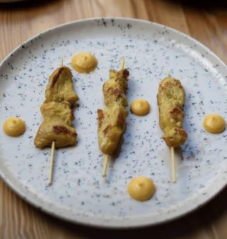 Pinchitos De Pollo Con Papas En Manteca Y Especies (3 Uds.)