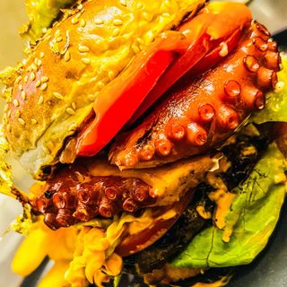 Burger Black Angus cu caracatita