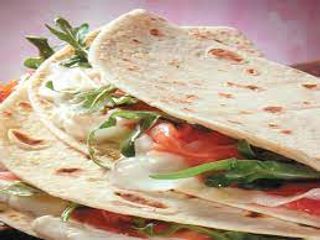 Piadina con stracchino, crudo, rucola