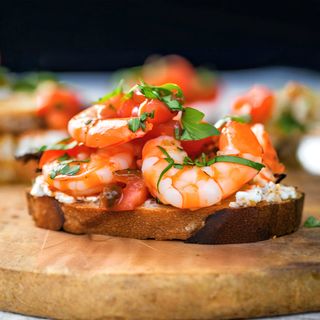 Bruschetta sa škampama