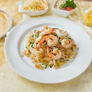 Makaron sojowy z krewetkami