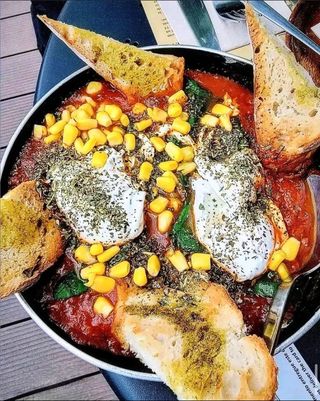 Ovos Escalfados em Tomate