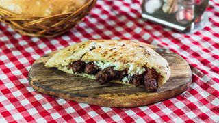 Ćevapi 5 komada u lepinji