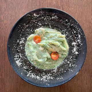 Pasta sa tikvicama u pesto sosu