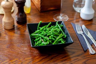 Fasole verde cu unt și usturoi