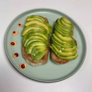 Tostada Aguacate