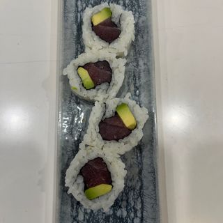 85. Uramaki De Atún Y Aguacate (4 Pzs.)