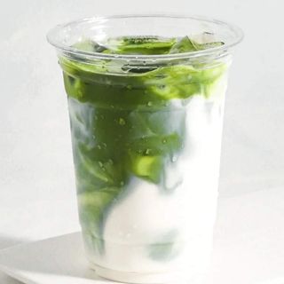 Iced Pistacho Matcha Latte