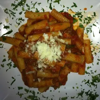 Rigatoni a la boloñesa