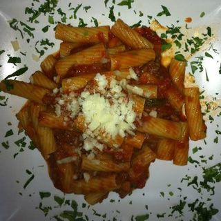 Rigatoni a la boloñesa