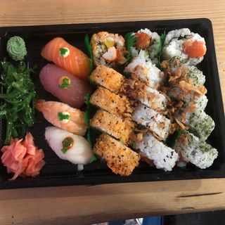  1. Sushi bandeja 19 un