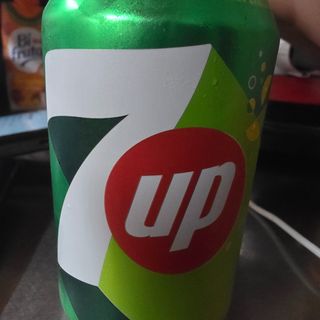 7up lata 
