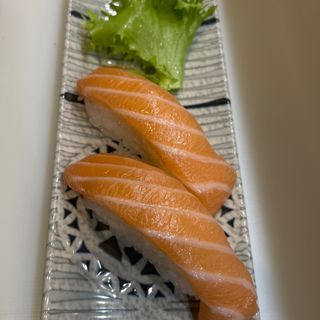 40. Nigiri De Salmón (2 Pzs.)