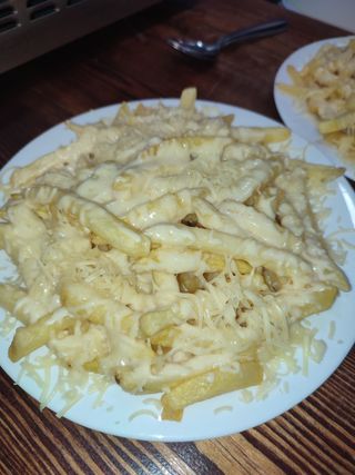 Patatas Con Extra De Queso (1 Ración)