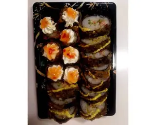 17. Maki Frito  e Futomaki Frito (16 peças)