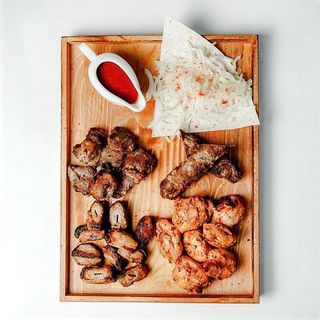 Ассорти из шашлыков (3 персон)