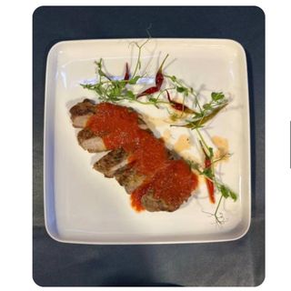 Стейк з ошийка під «Мигрельським» соусом (350г)