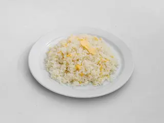 Arroz frito con huevo