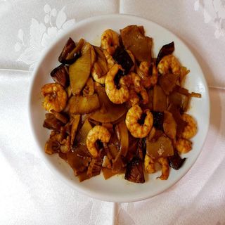 79. Gambas con bambú y setas china