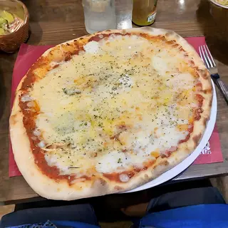Pizza Cuatro Quesos
