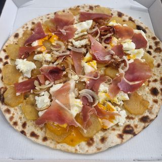 Focaccia de huevos rotos con jamón (33 cm.)