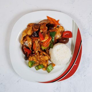 Piletina s bambusom i gljivama