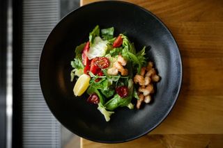 Салат с креветками