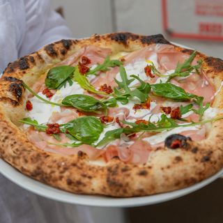 Mortadella, burrata e pomodori secchi