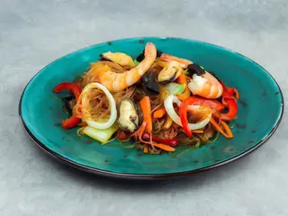 Локшина Фунчоза з морським коктейлем (275г)