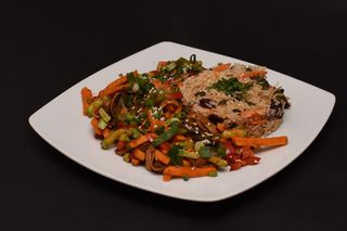 Tigaie picantă cu orez