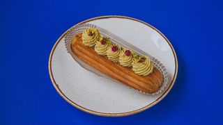 Ekler pistacja - malina