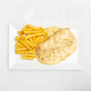 Piletina u umaku od gljiva s pomfritom