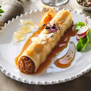 Canelones de carrillada al vino (2 uds.)