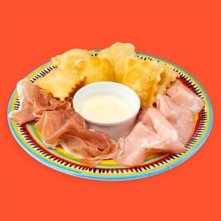 Mini gnocco fritto con crudo e mortadella