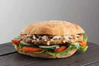 Gurmanska pljeskavica + pomfrit + Coca-Cola