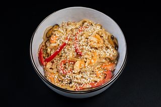 Удон з морепродуктами