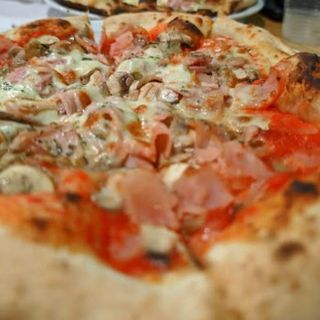 Pizza Prosciutto mas Atún (40 cm.)