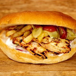 Hamburger cu piept de pui  