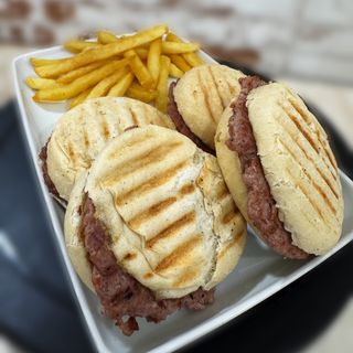 Mini Hamburguesas (4 Uds.) con patatas
