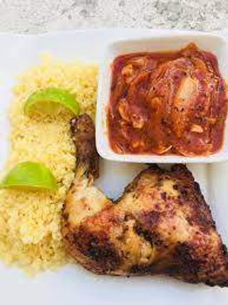 Gris De Poulet Avec Attiéké