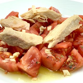 Tomate Huevo Toro con Bonito Ortiz