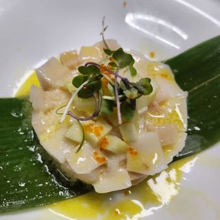 603 TARTAR PEZ MATEQUILLA & AGUACATE & MANZANA / BUTTERFISH TARTAR AVOCADO & APLLE  D