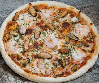 Pizza con Frutti di mare
