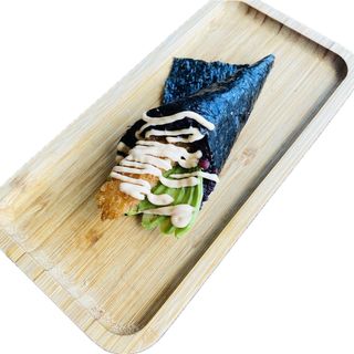 121A. Temaki Tempura Langostino Y Aguacate