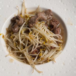 Manzo con germogli di soia