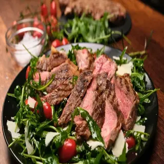 Tagliata rúcula e parmigiano