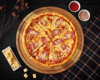 Пицца "Салями"